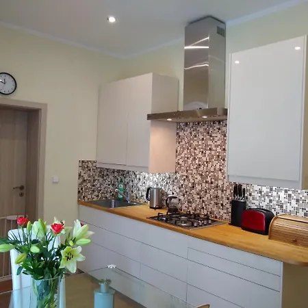 Anna Apartment *